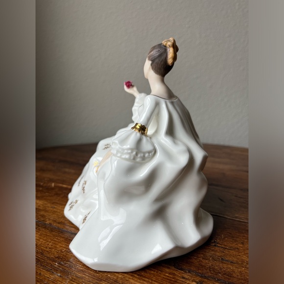 Royal Doulton “My love” HN2339 Figurine - Picture 6 of 12